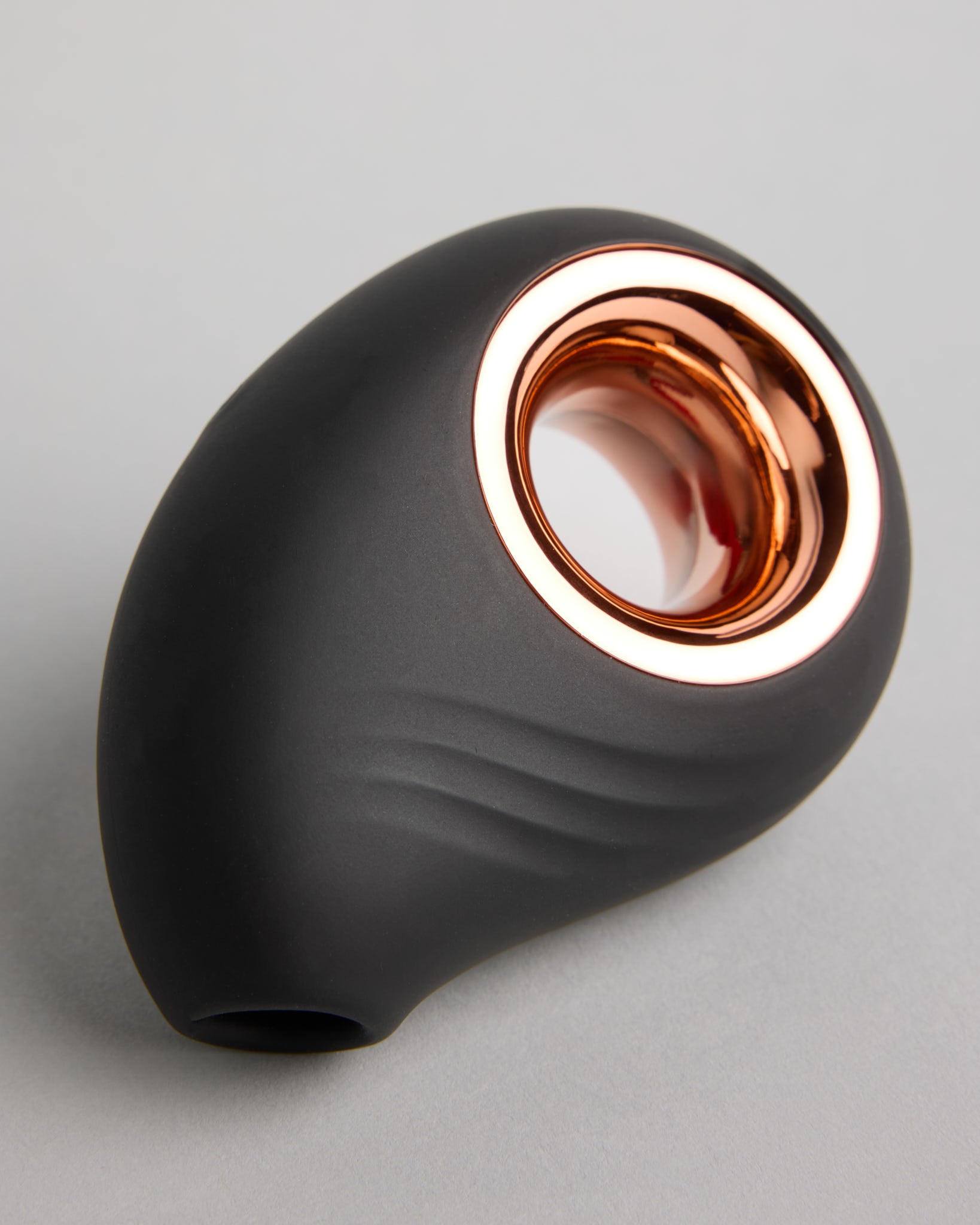 The Leonora Air Wave Massager : Black